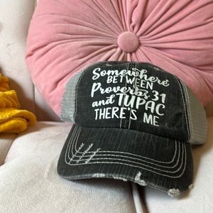 NWOT Women’s hat with pony tail hole